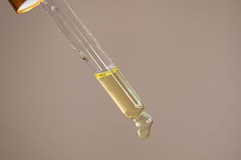 Hair Serum Vs Hair Oil. Plus How Black Turmeric Benefits Your Scalp?