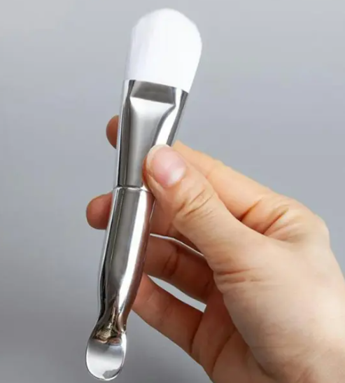 Double-Ended Face Mask Brush with Scoop